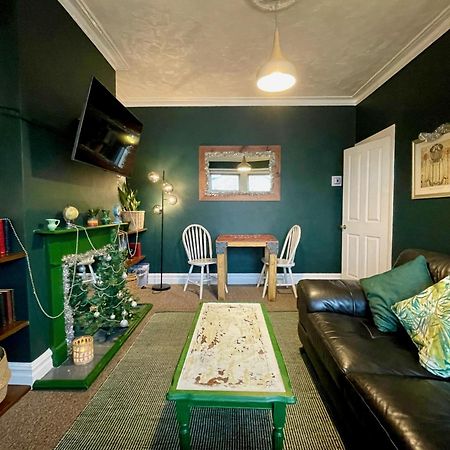 Stylish And Artistic Flat In Southend On Sea Apartment Exterior photo