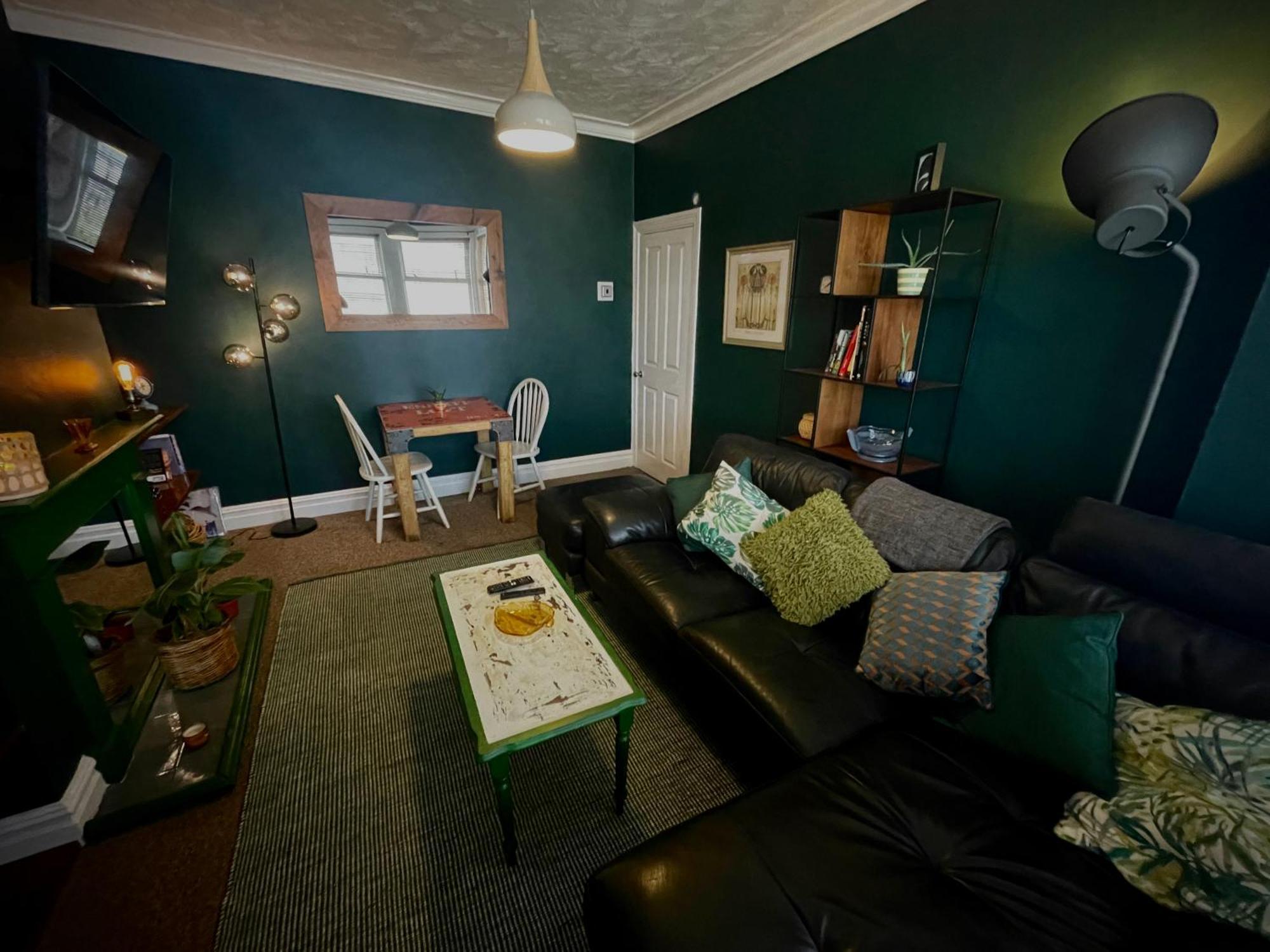 Stylish And Artistic Flat In Southend On Sea Apartment Exterior photo