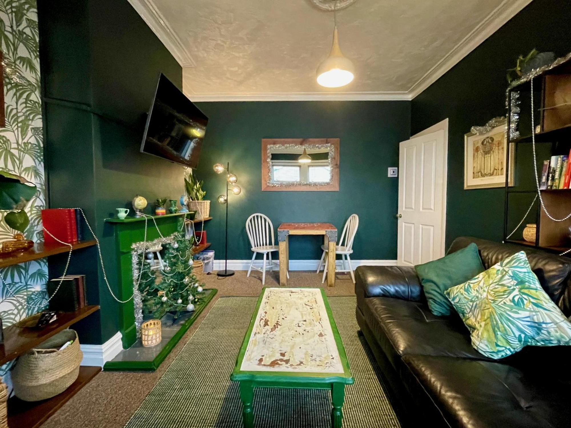 Stylish And Artistic Flat In Southend On Sea Apartment Exterior photo